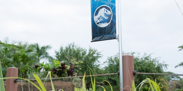 jurassic-world-banner.jpg