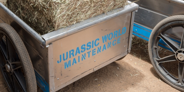 jurassic-world-maintenance-cart.jpg