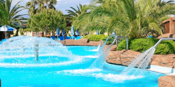 pool-with-fountains.jpg