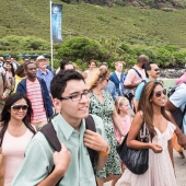 crowd-arriving-at-ferry.jpg