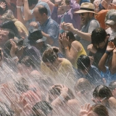 crowd-splash.jpg